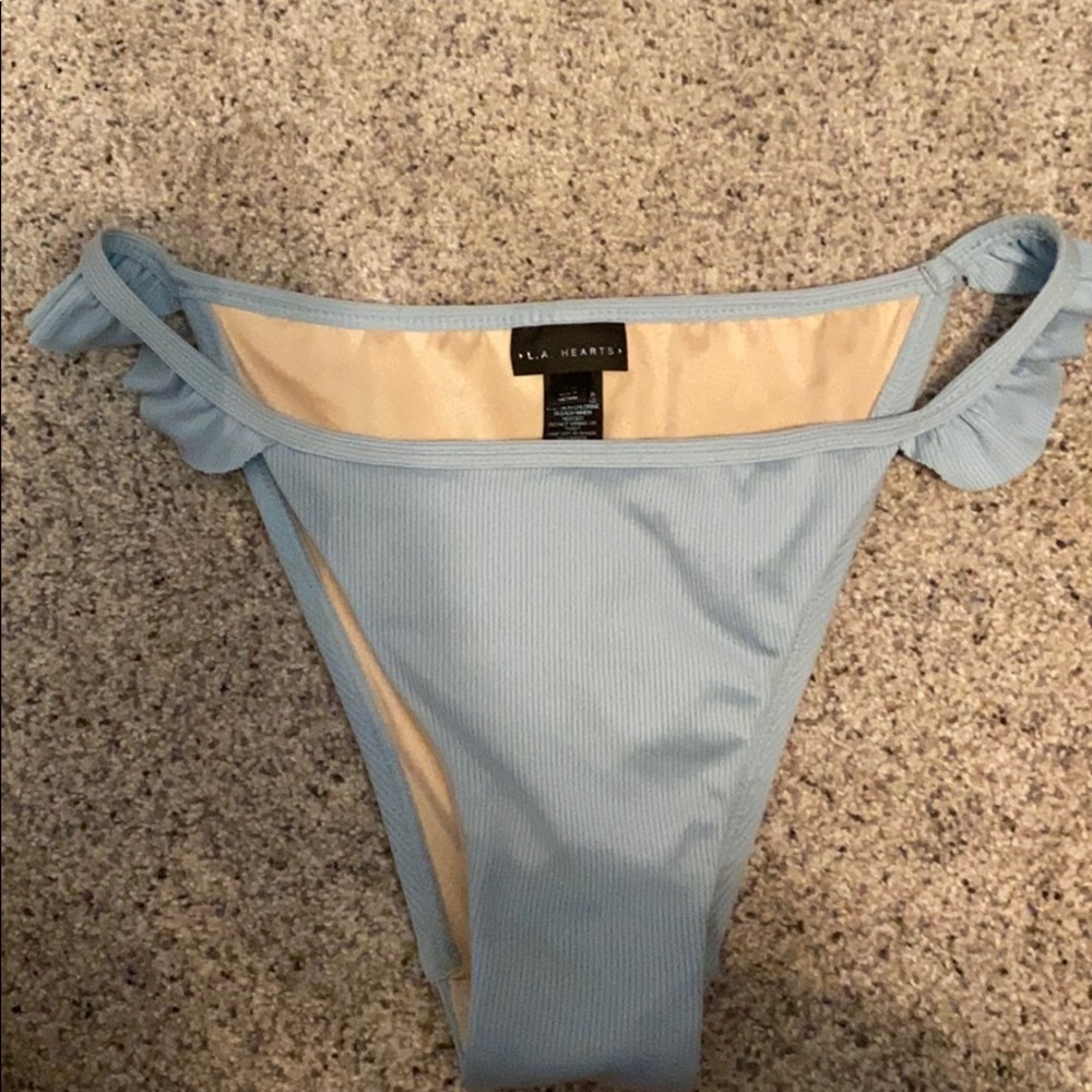 la hearts bikini - Picture 3 of 5